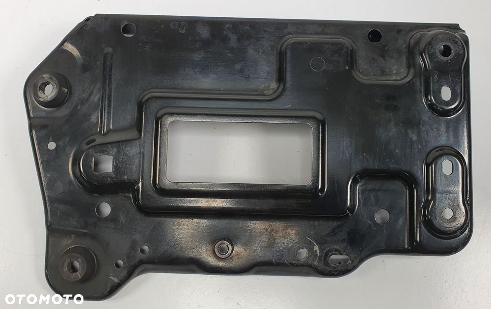 PODSTAWA AKUMULATORA MERCEDES W246 1.5 CDI A2466200018 - 2