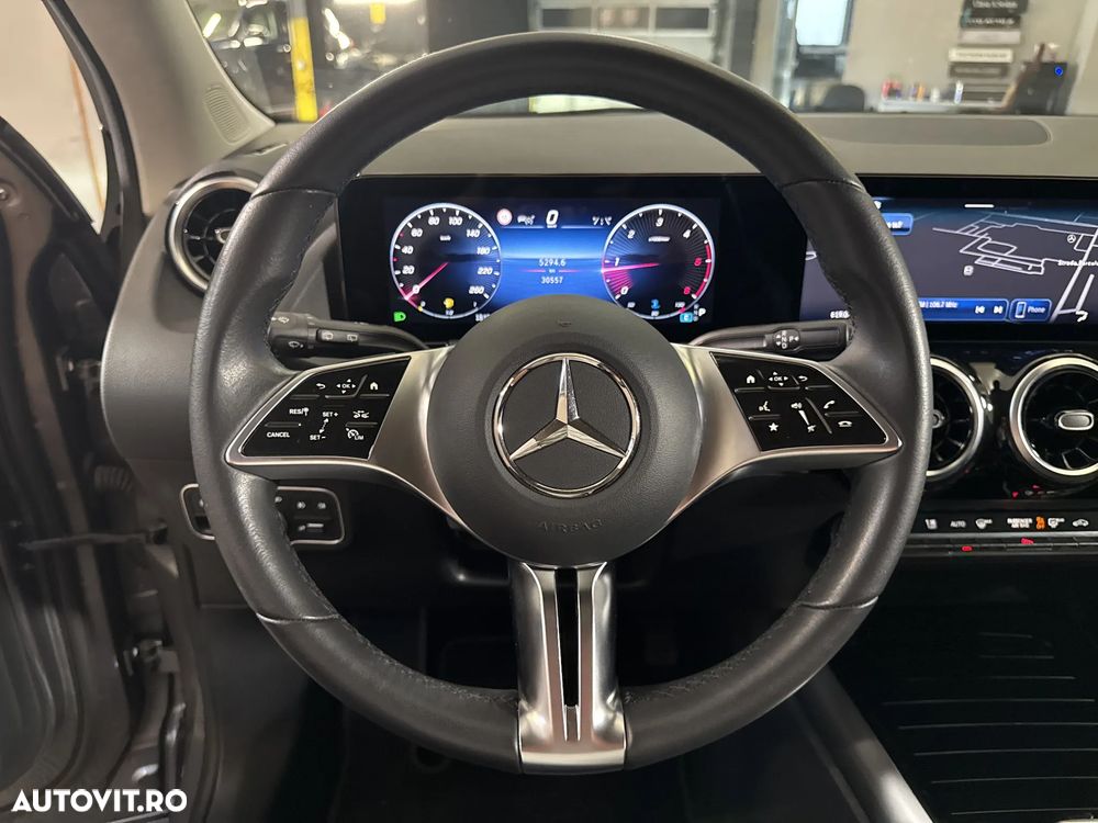 Mercedes-Benz GLA 200 d 4MATIC - 18