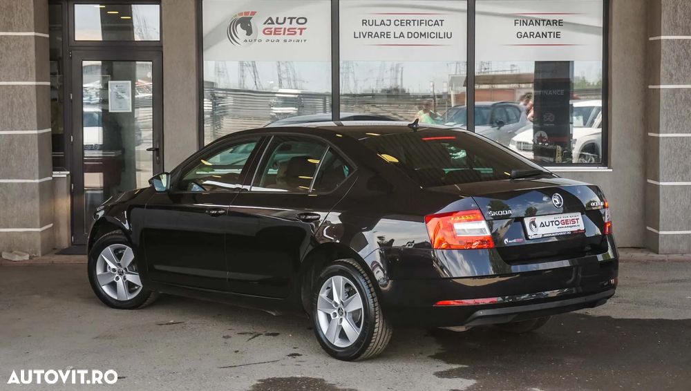 Skoda Octavia 2.0 TDI DSG Ambition - 7