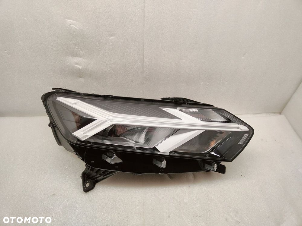 DACIA SANDERO STEPWAY FULL LED LAMPA PRAWY PRZÓD 260107978R - 1