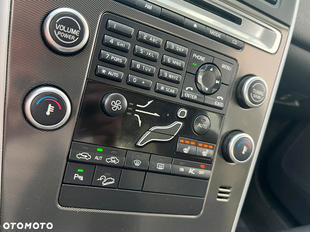 Volvo XC 60 D5 AWD RDesign - 9