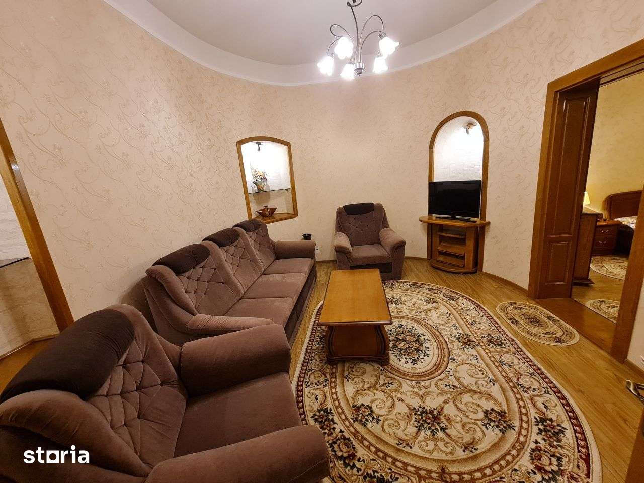 Inchiriez ap.2 camere la Casa, Central-Episcopiei, Curte, Parcare! — fotografia 3