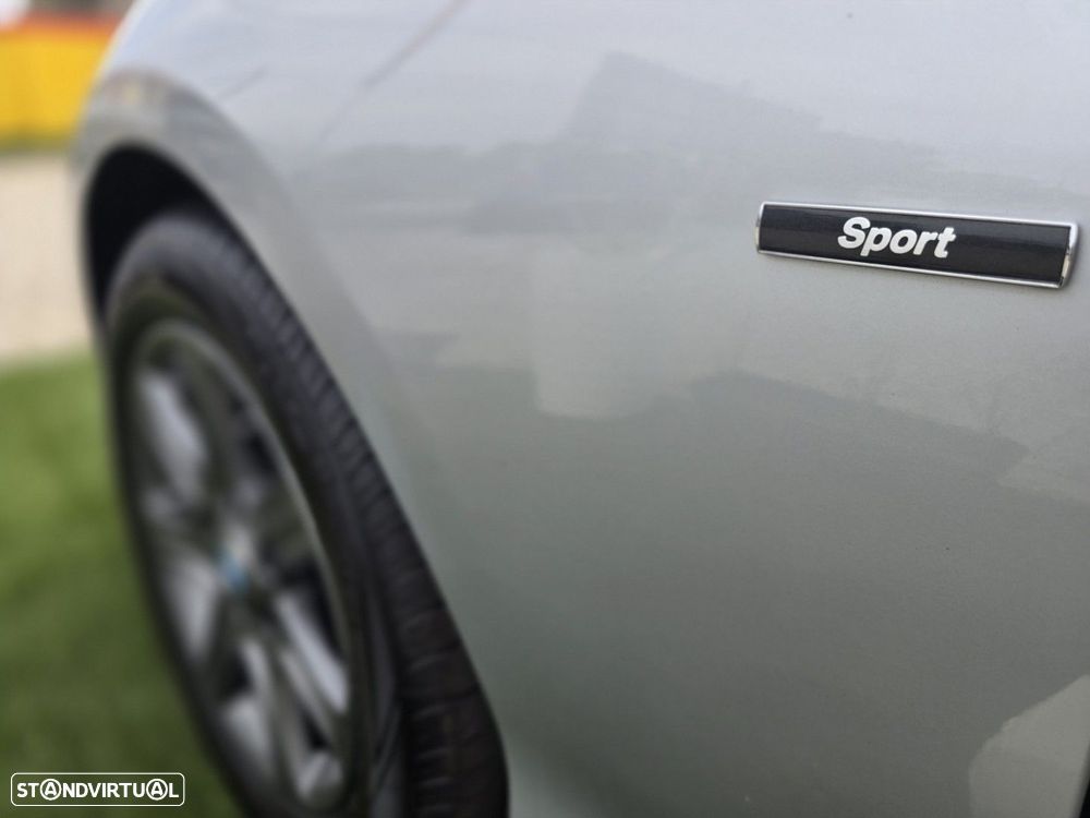 BMW 116 d EDynamics Line Sport — fotografia 16