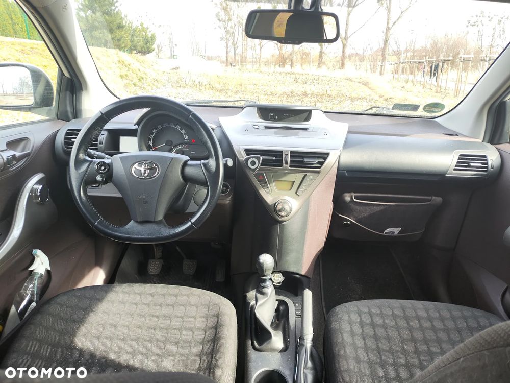 Toyota iQ 1.0 - 8