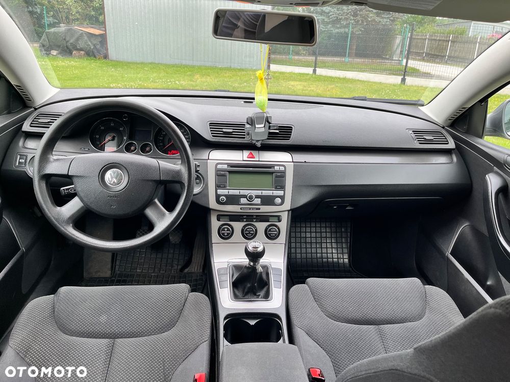 Volkswagen Passat 1.9 TDI Comfortline - 10