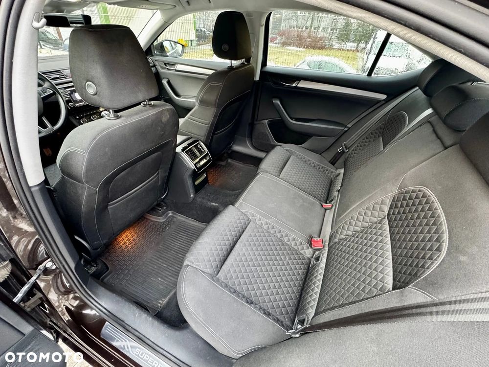 Skoda Superb 2.0 TDI Style - 8