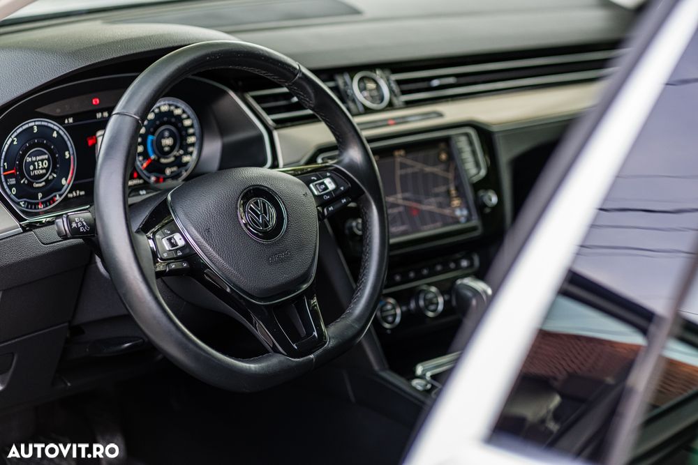 Volkswagen Passat Variant 2.0 TDI DSG R Executive - 17