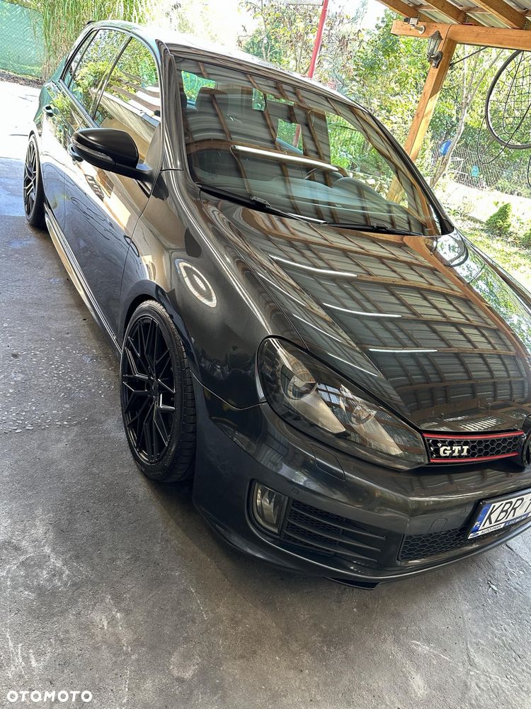 Volkswagen Golf - 2