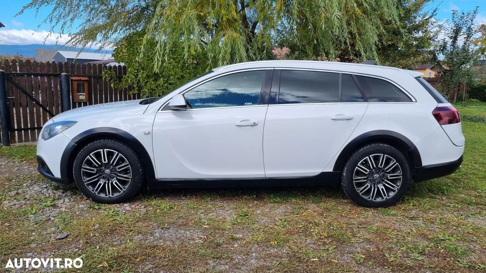 Opel Insignia 2.0 CDTI ECOTEC 4X4 Country Tourer Aut. - 2