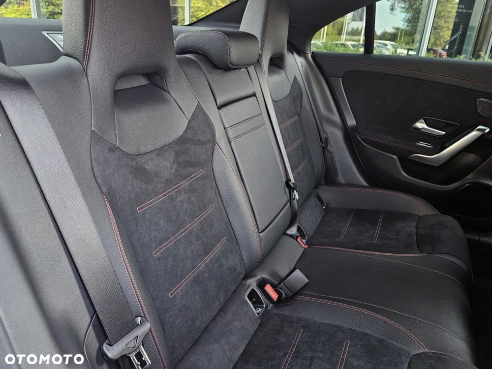 Mercedes-Benz CLA 250 e PHEV AMG Line 8G-DCT - 19
