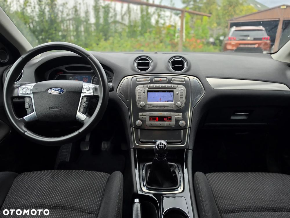 Ford Mondeo - 22