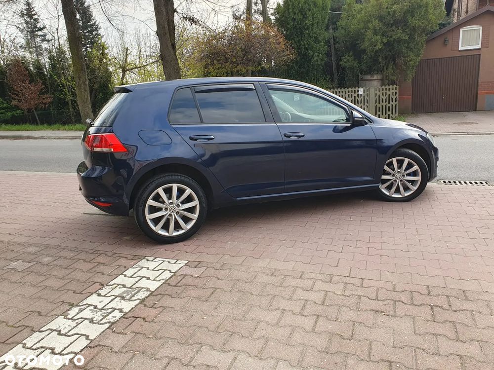 Volkswagen Golf - 22