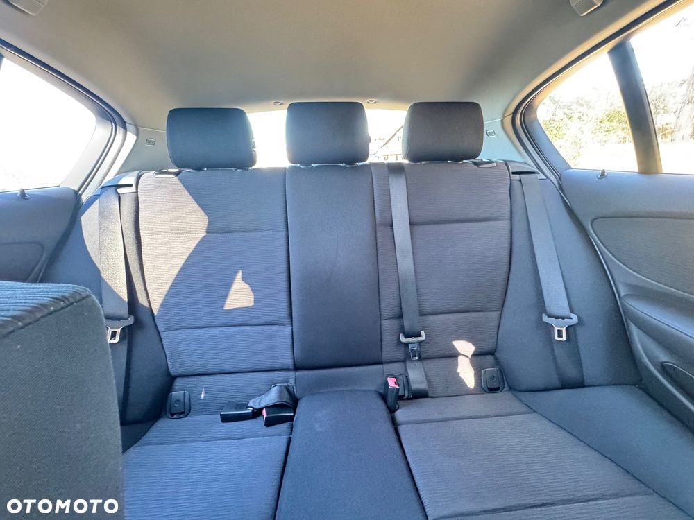 BMW Seria 1 120d DPF - 13