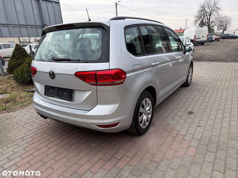 Volkswagen Touran 2.0 TDI SCR DSG ACTIVE - 4