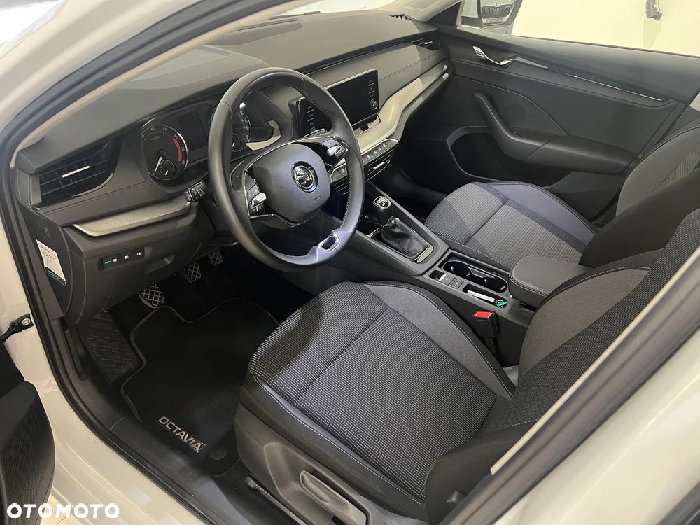 Skoda Octavia 1.5 TSI ACT Ambition - 9