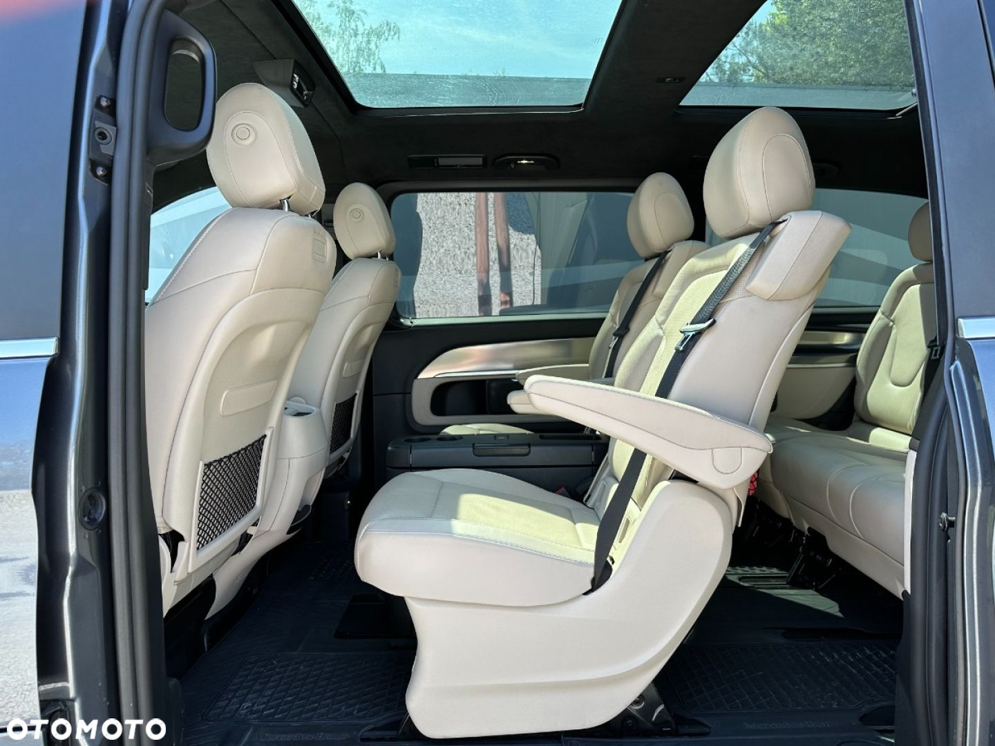 Mercedes-Benz Klasa V - 8