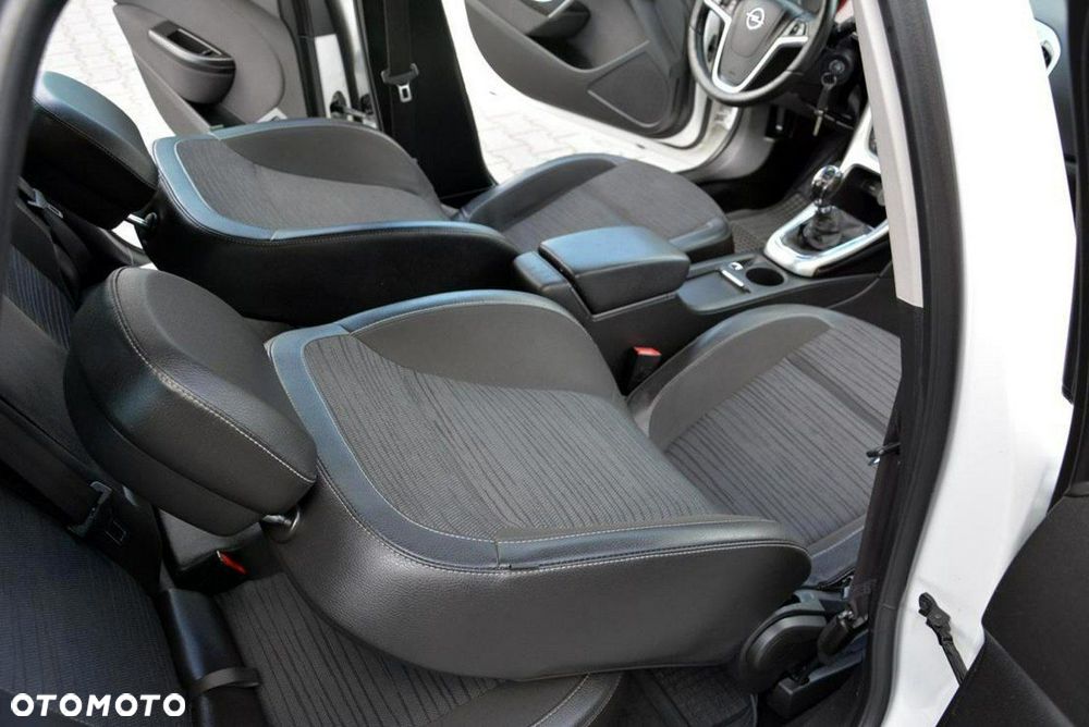 Opel Astra 1.4 Turbo Cosmo - 18