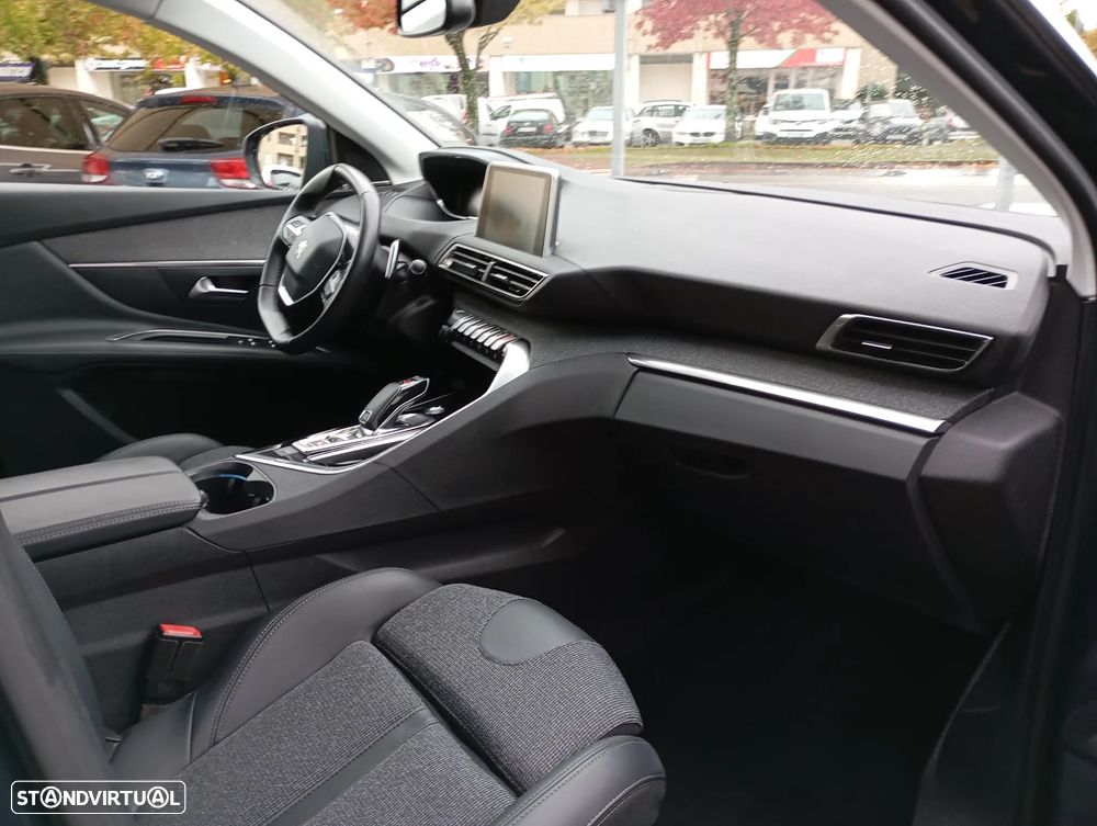 Peugeot 3008 1.2 PureTech Allure Pack EAT8 - 16