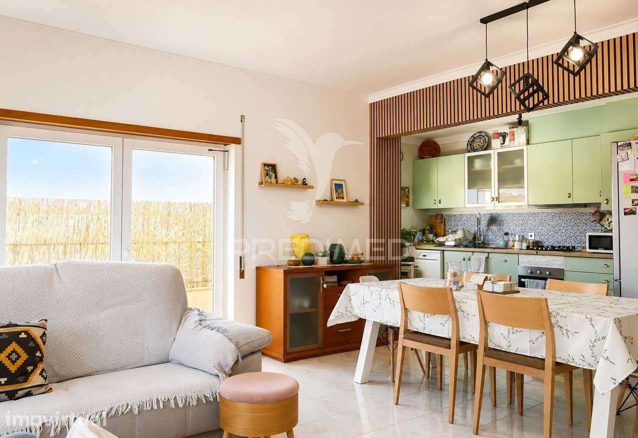 Apartamento T3 com Garagem Box, Sótão e Vista Castelo - Grande imagem: 2/19