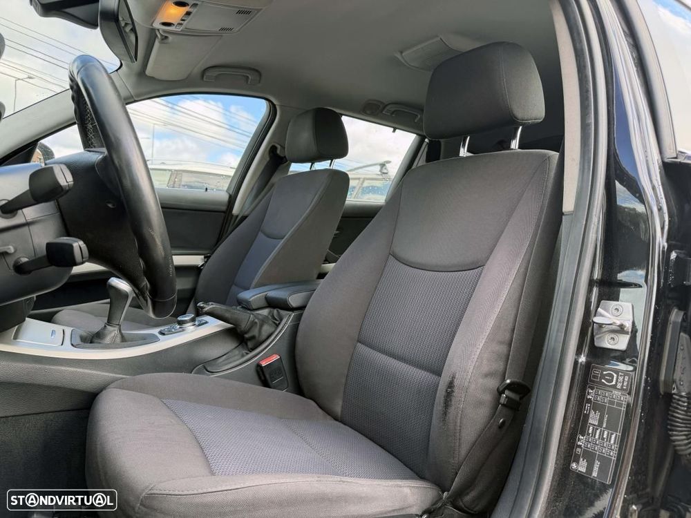 BMW 318 d LifeStyle - 16