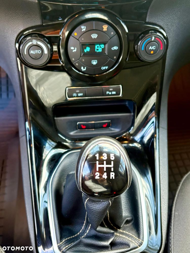 Ford Fiesta 1.0 EcoBoost STart-Stop Titanium - 19