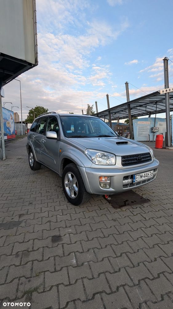 Toyota RAV4 2.0 D-4D 4x4 - 2