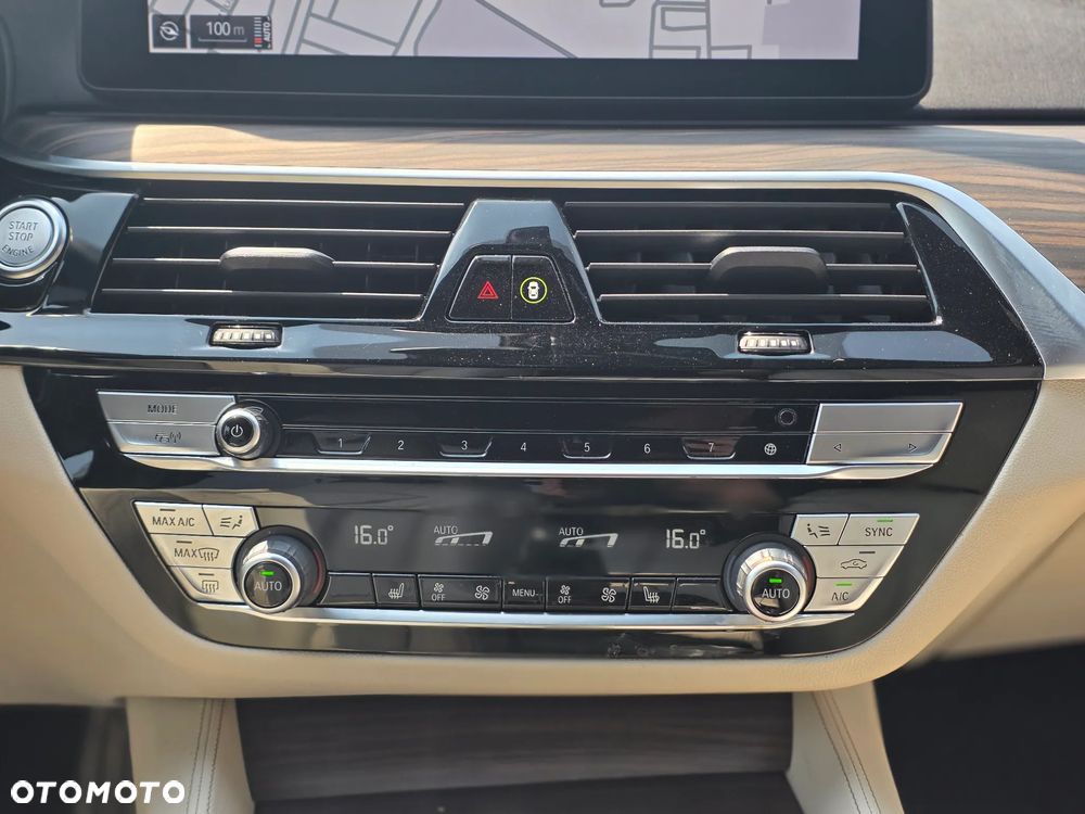 BMW Seria 5 530i xDrive mHEV M Sport sport - 22