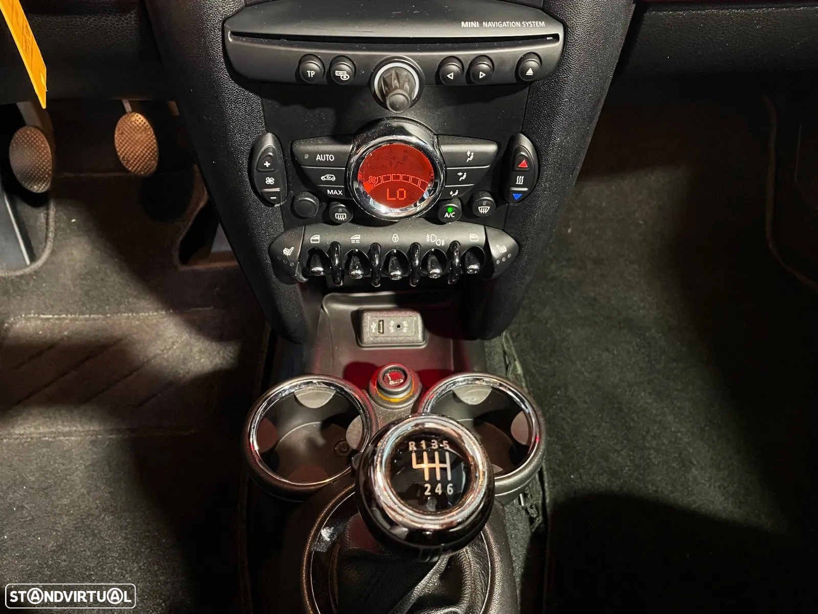 MINI Cabrio Cooper D - 10