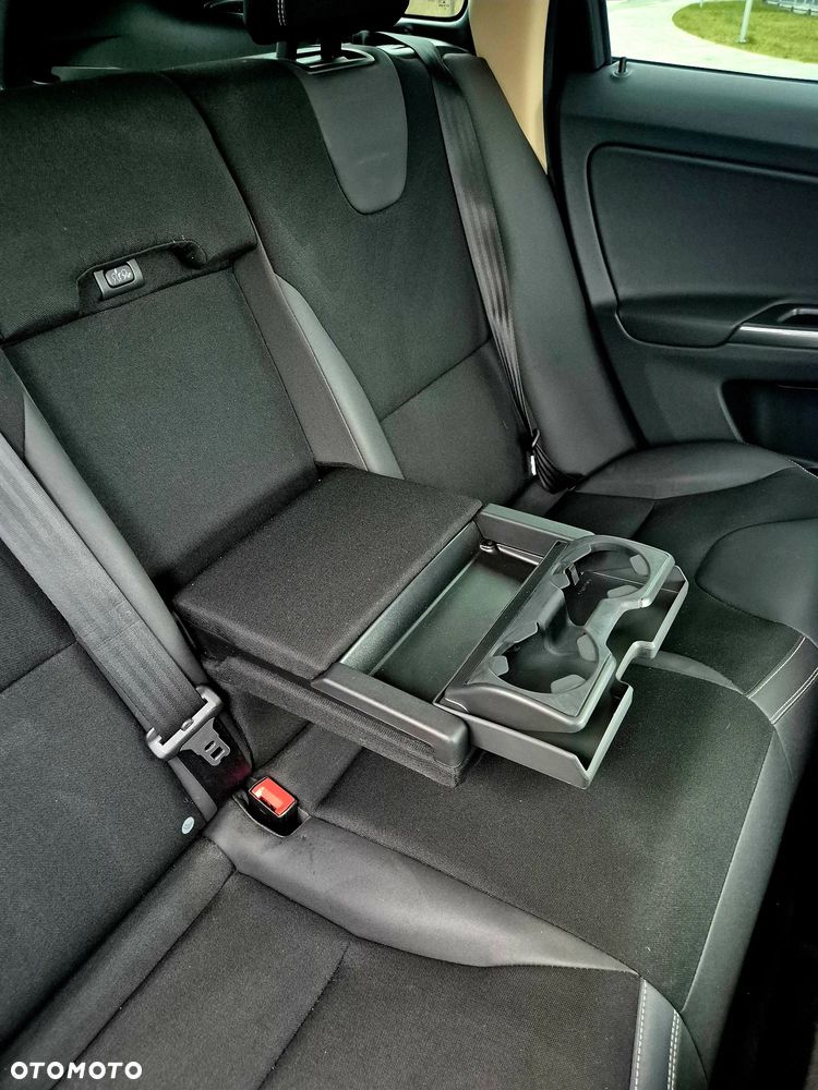 Volvo XC 60 2.4D AWD Momentum - 17