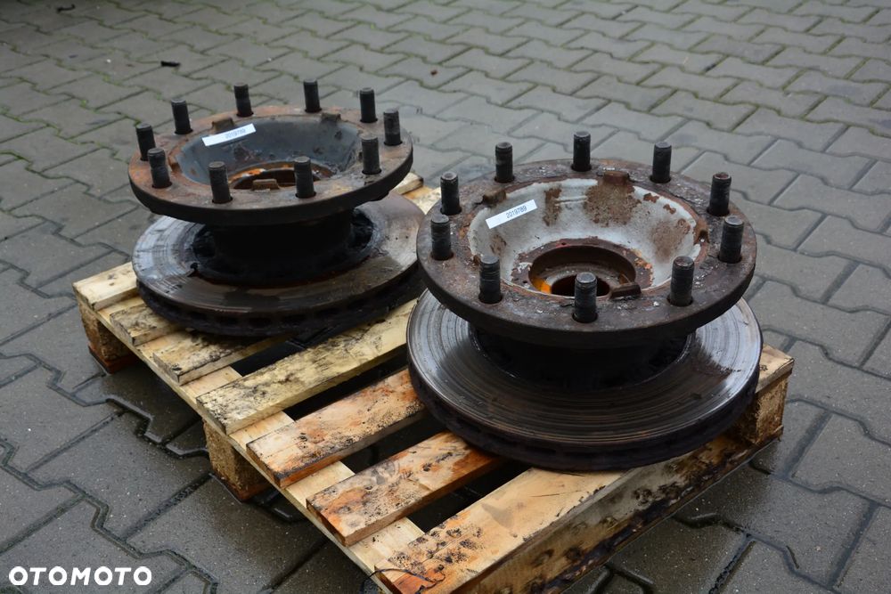 Piasta kola 10-otworowa przód (hamulec tarczowy) DAF 2019789 2 sztuki - 1