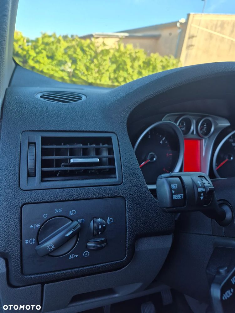 Ford Kuga - 17
