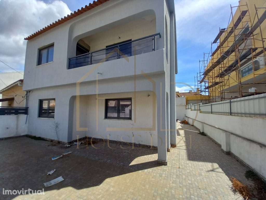 EXCELENTE! Moradia T5 com Parqueamento. Foros de Amora - Grande imagem: 3/45