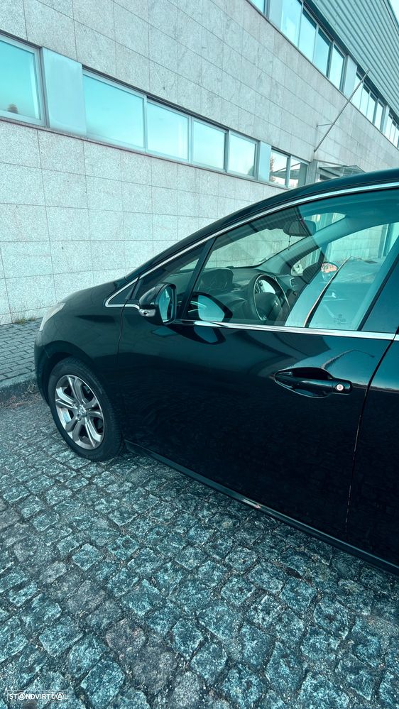 Peugeot 208 2014 photo 5
