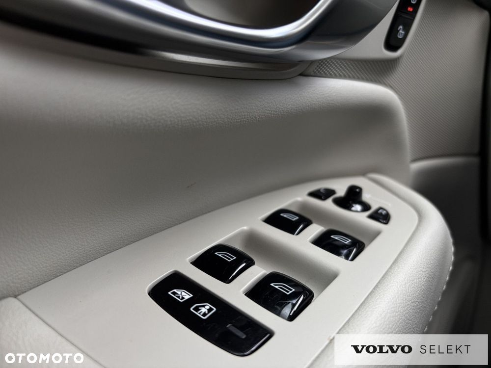 Volvo XC 90 - 22