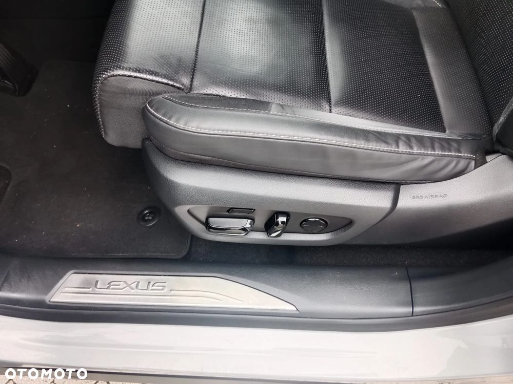 Lexus RX 450h+ Omotenashi - 24
