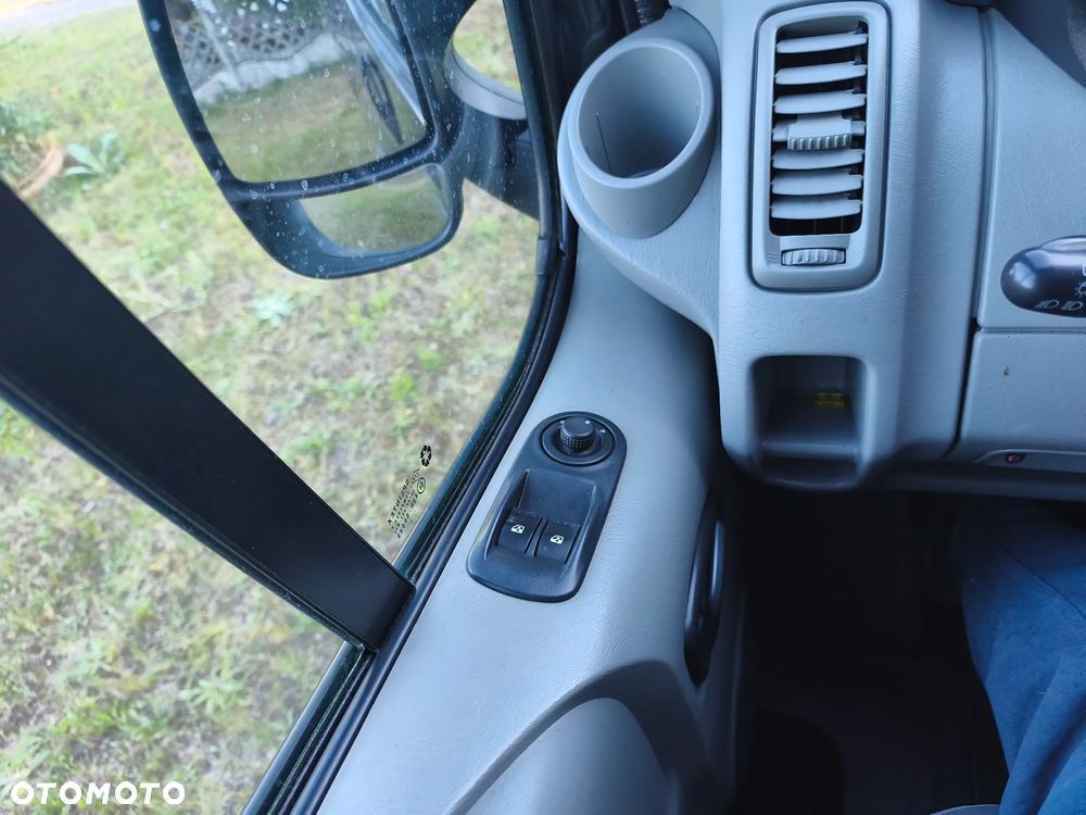 Opel VIVARO - 34