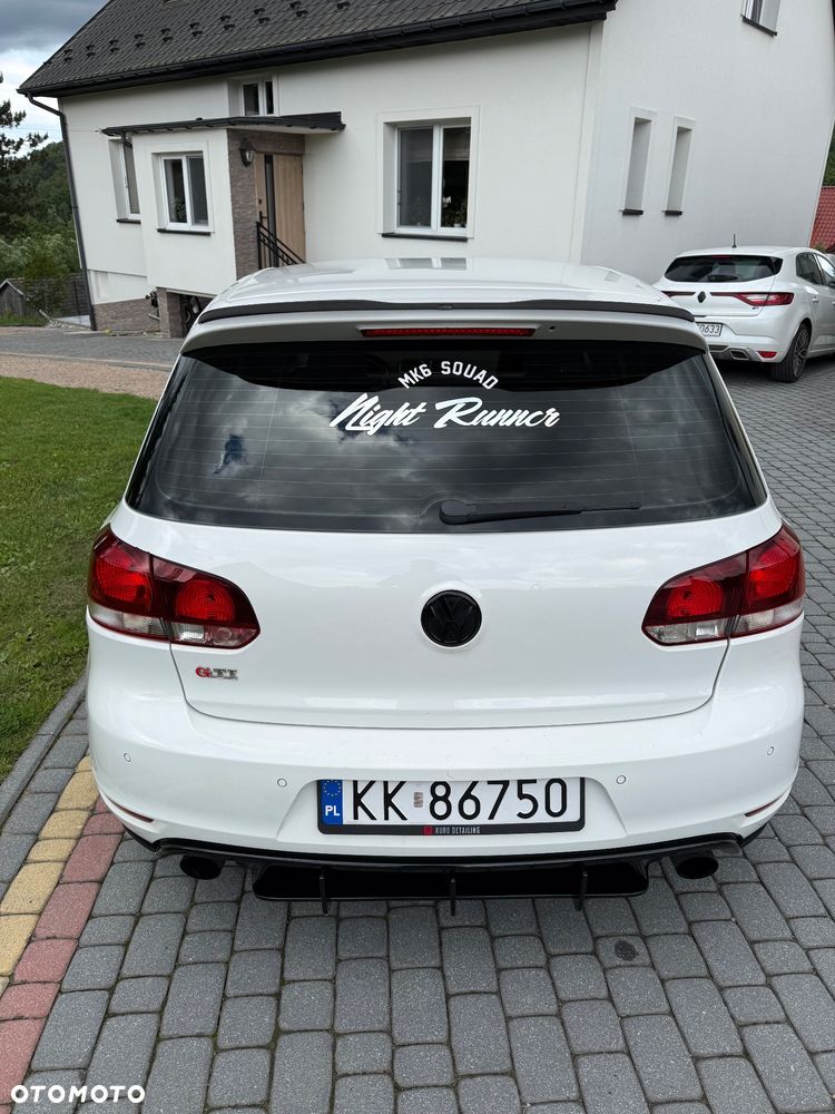 Volkswagen Golf - 8