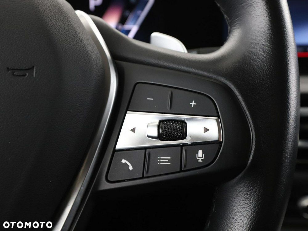 BMW Seria 3 318d - 32