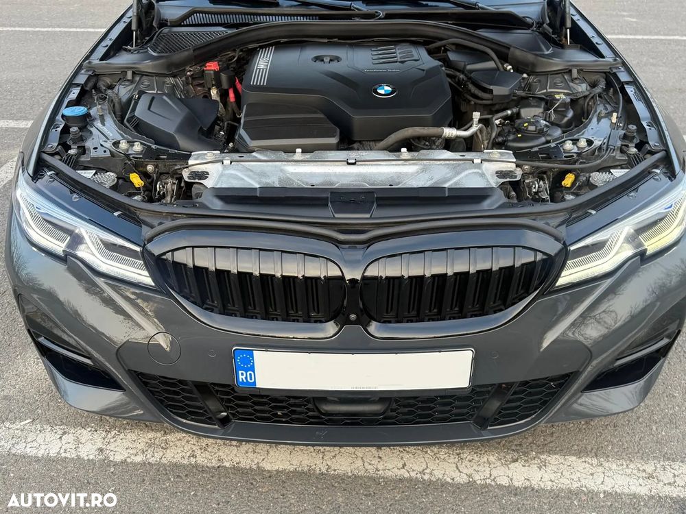 BMW Seria 3 330i xDrive AT - 23