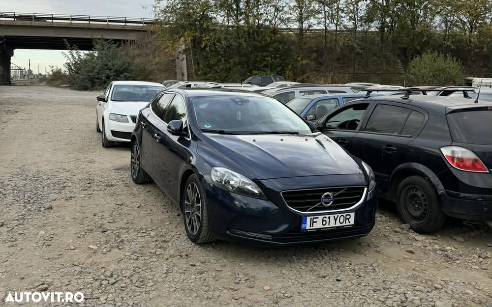 Volvo V40 D4 VEA R-Design - 1