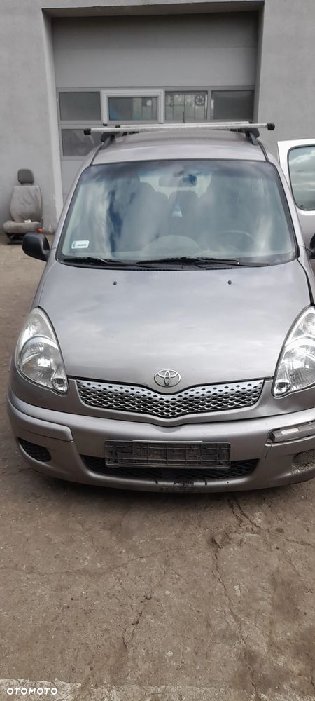 drzwi lewe prawe TOYOTA YARIS VERSO  03-06 - 8