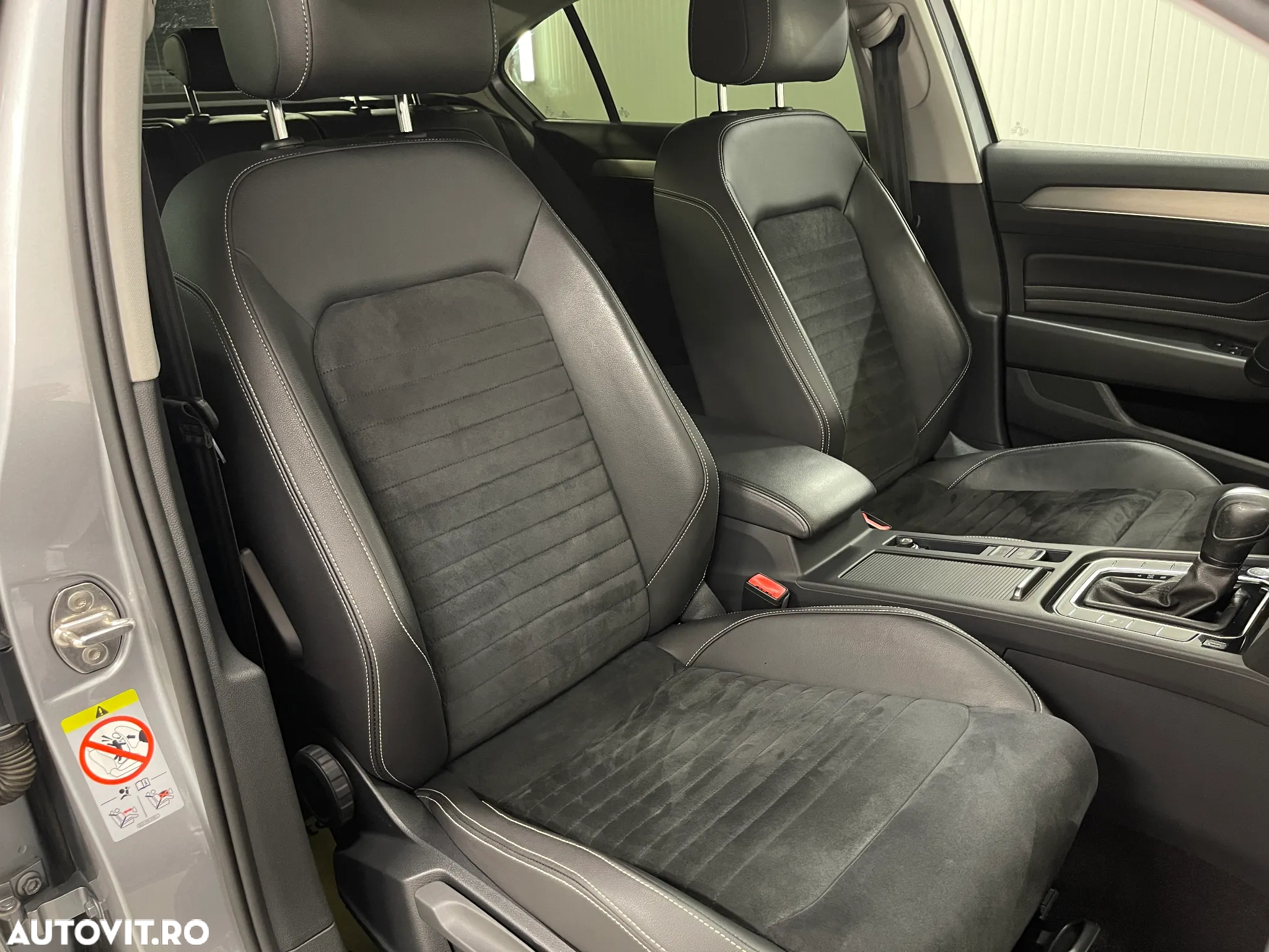 Volkswagen Passat 2.0 TDI DSG Highline - 9