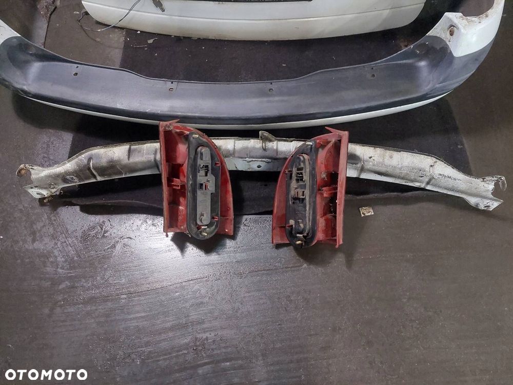 KOMPLETNY TYŁ KLAPA BAGAŻNIKA ZDERZAK LAMPY MEGANE I LIFT KOMBI 0389 - 3