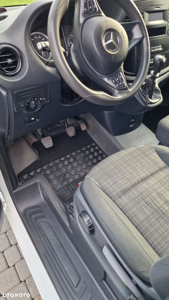 Mercedes-Benz Vito - 10