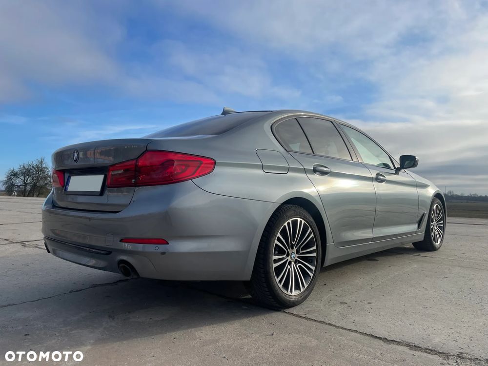 BMW Seria 5 518d Sport Line - 6