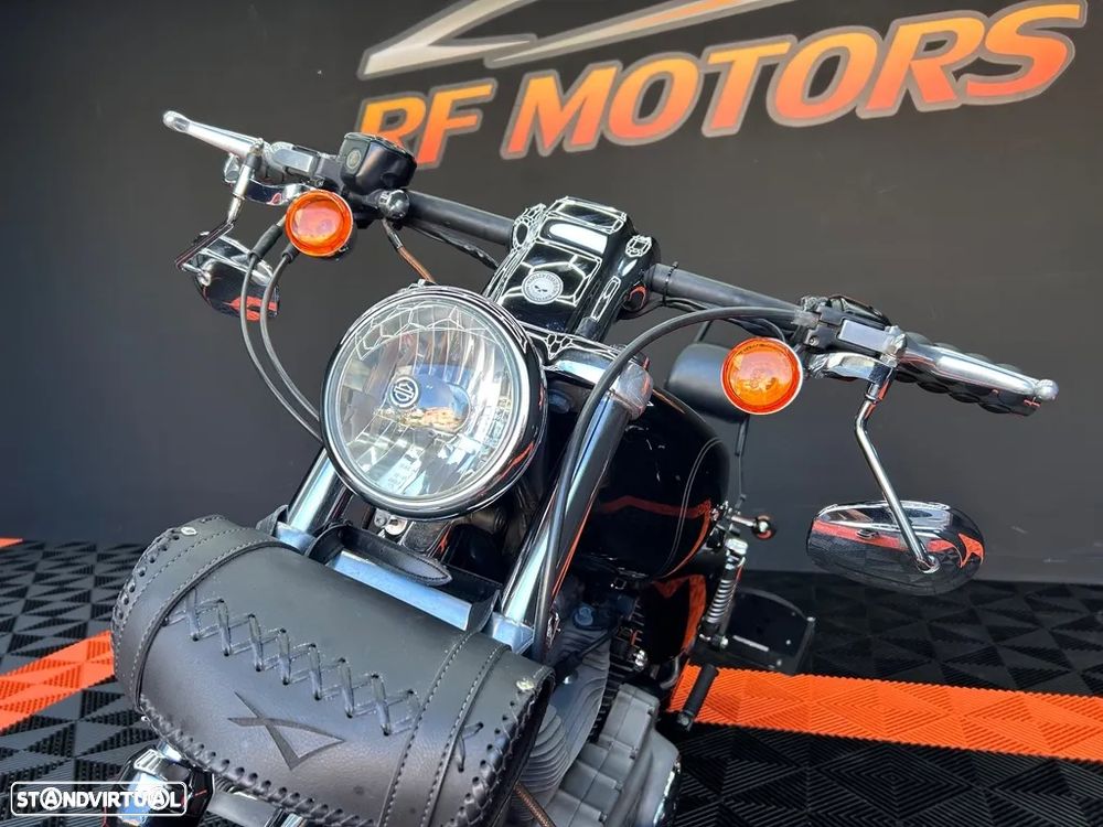 Harley-Davidson 883 Sportster - 3