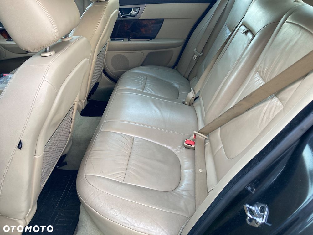 Jaguar XF 3.0 V6 Diesel Luxury - 18