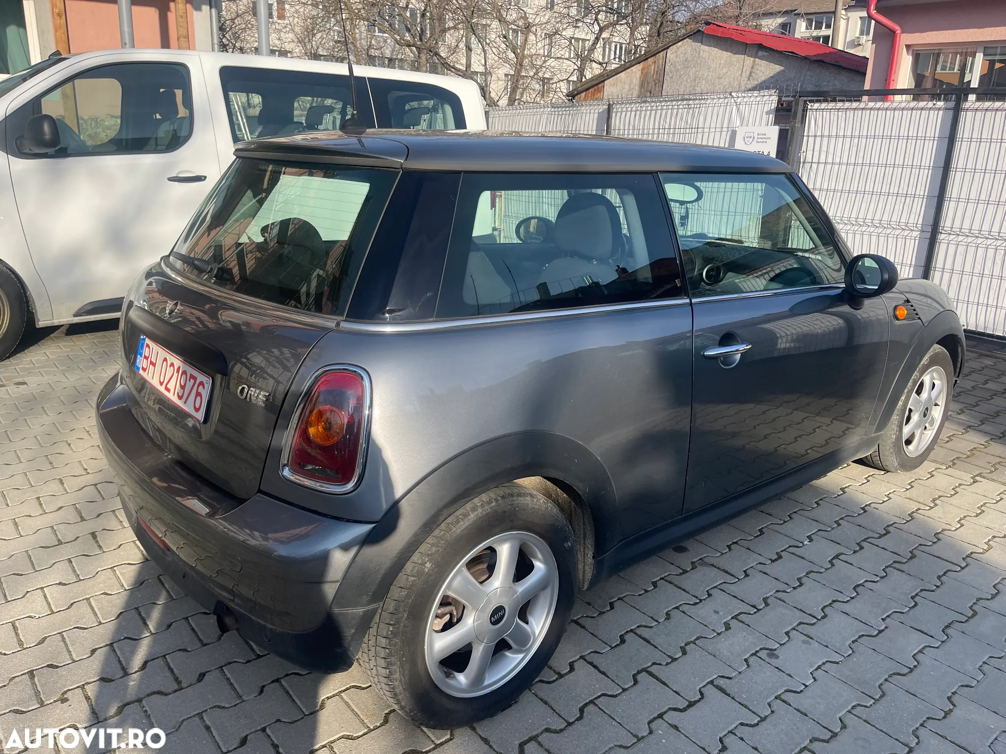 Mini ONE - 12