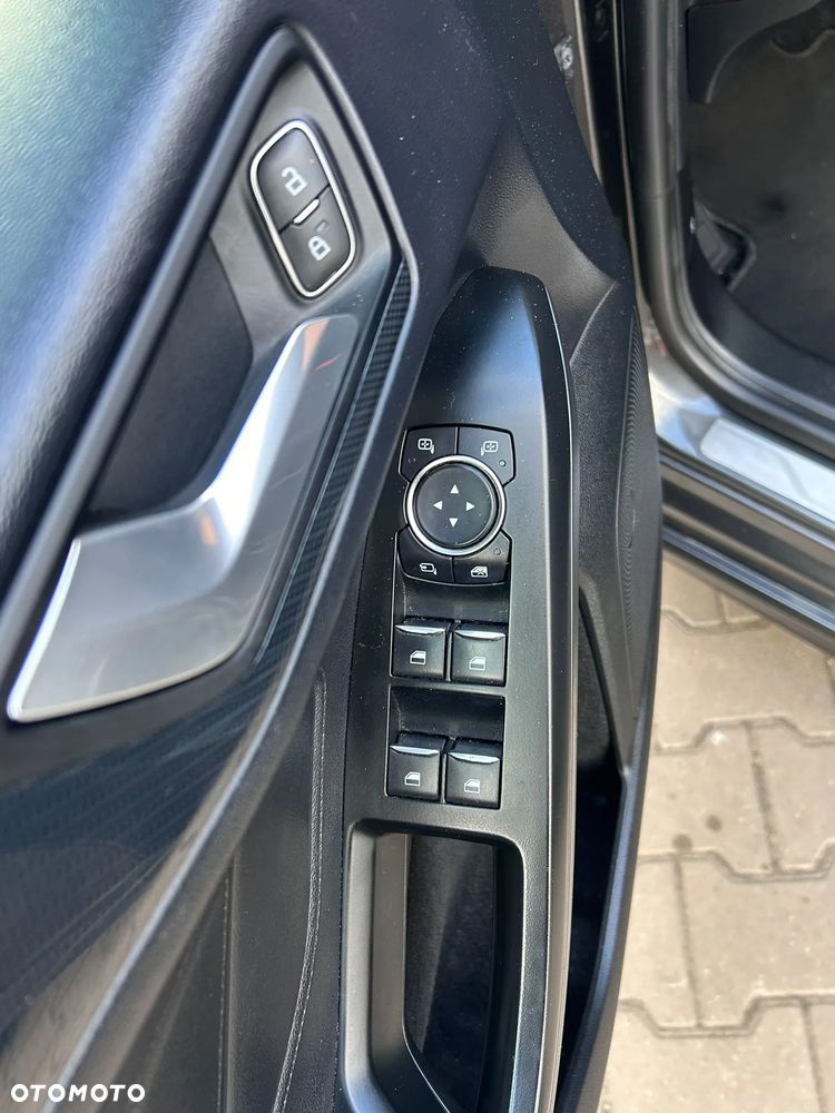 Ford Focus 1.5 EcoBlue Start-Stopp-System ST-LINE - 25