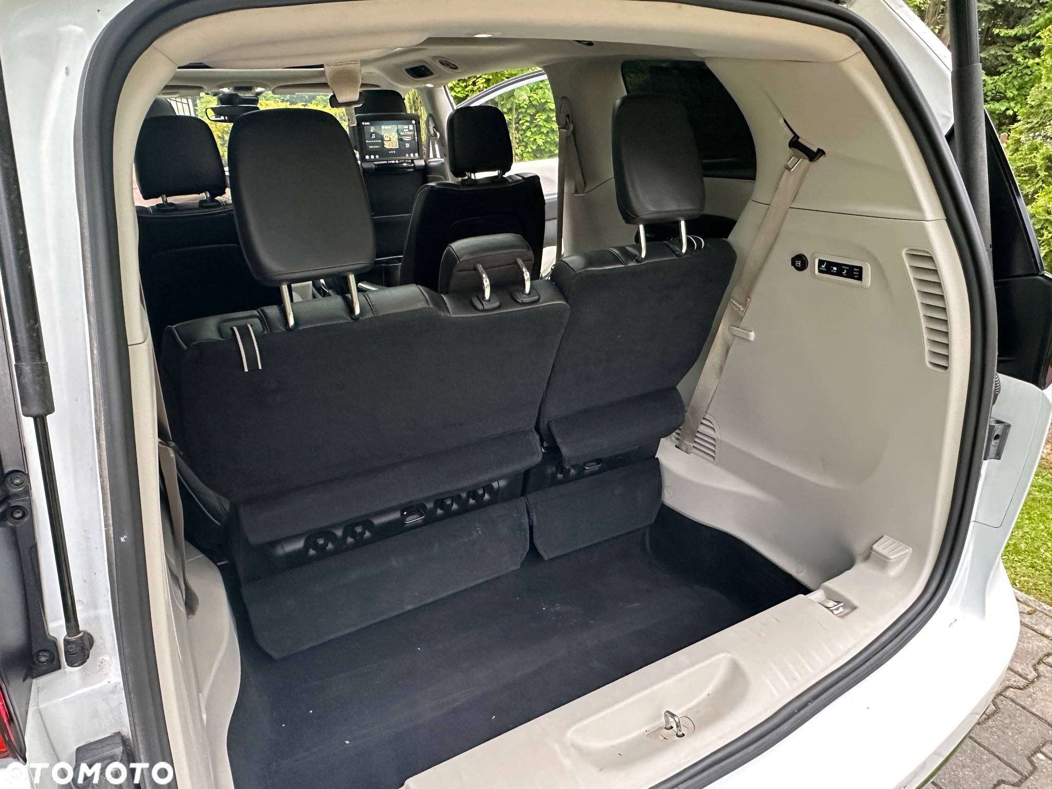 Chrysler Pacifica - 18